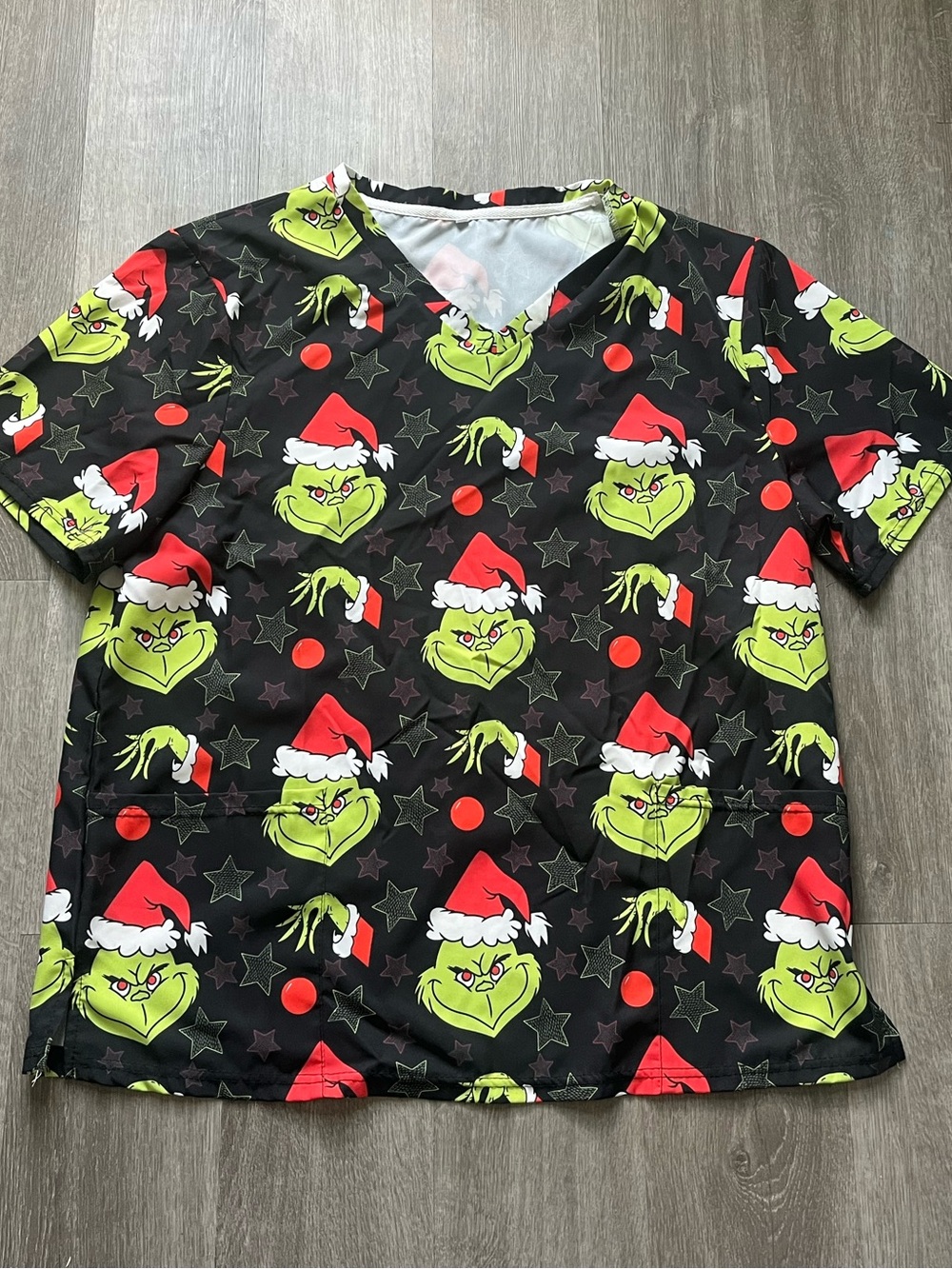 Women’s XL The Grinch Holiday Scrub Top